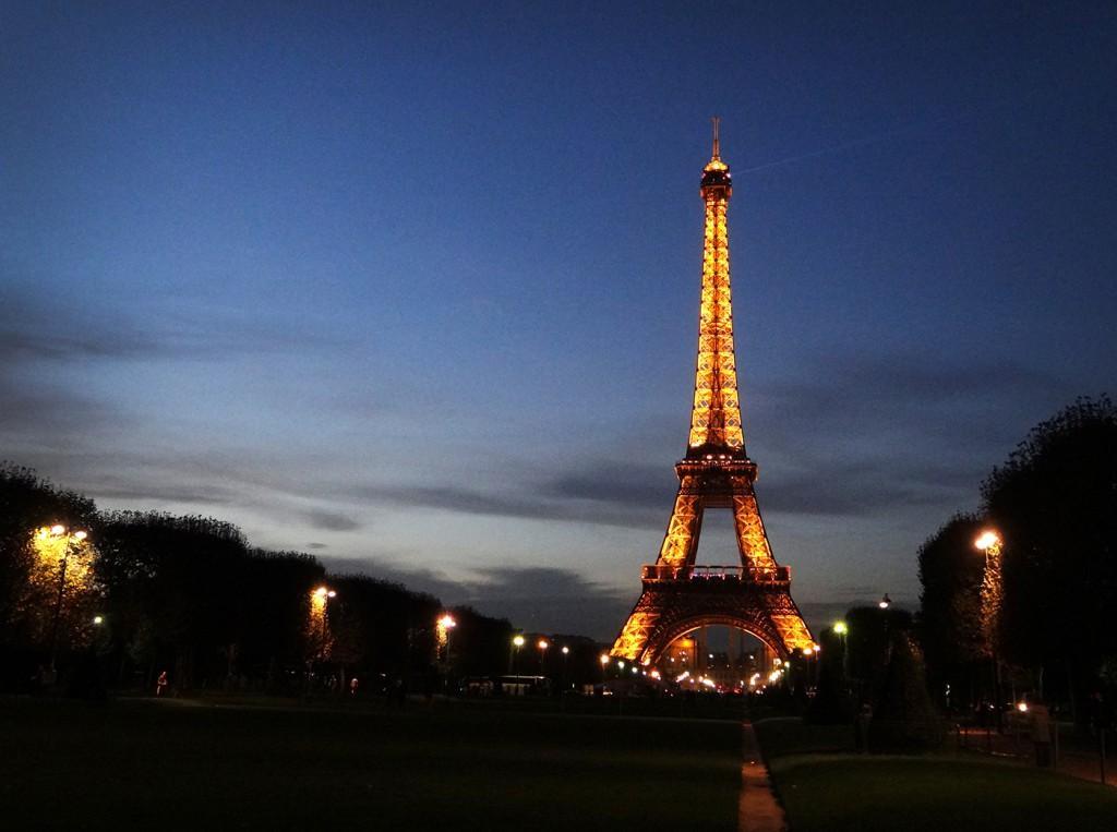 eiffel-tower-night-mini